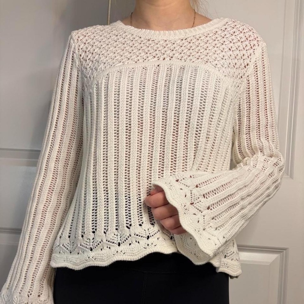 Hooked Up White Crochet Textured Knit Scalloped Hem Flared Sleeve Sweater Size M